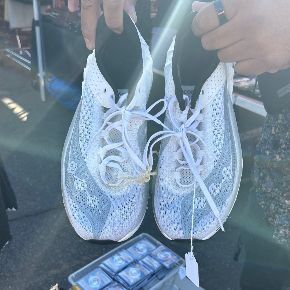 Saucony Women's White and Gray Athletic Shoes